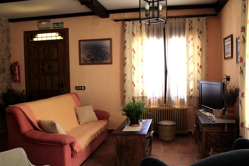 Villafranca de los Caballeros Casa Rural Santa Elena מראה חיצוני תמונה